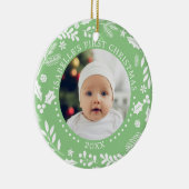 Winter Greenery Baby eerste kerstfoto's Keramisch Ornament (Rechts)