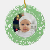 Winter Greenery Baby eerste kerstfoto's Keramisch Ornament (Voorkant)