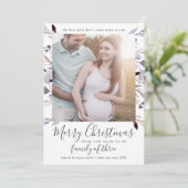 Winter Greenery Familie van Drie Zwangerschap Foto Feestdagenkaart (Staand voorkant)