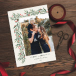 Winter Greenery Ivory Foto: Petite Feestdagenkaart<br><div class="desc">Deze elegante Winter Greenery Ivory Foto Kerstmis Petite Holiday Kaart is volledig aanpasbaar. Wil je nog meer aanpassen? Klik op de optie "Bewerken met ontwerpgereedschap". Dit ontwerp maakt deel uit van een collectie. Originele kunstwerkhand van de waterverf geschilderd door ontwerper Stacey Meacham.</div>