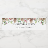 Winter Greenery Pine Red Berry kerstbruiloft Waterfles Etiket (Enkel label)