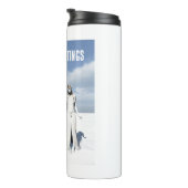 Winter Greetings. Female elf walking in the snow  Thermosbeker (Geroteerd rechts)