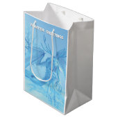 Winter Greetings. Ice dragon with antlers Medium Cadeauzakje (Voorkant Gekanteld)