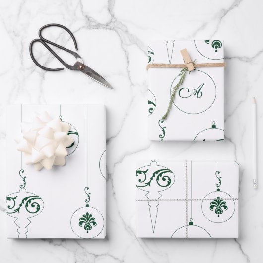 Winter Groene Kerst Monogram Bauble Ornamenten Inpakpapier Vel (Voorkant)
