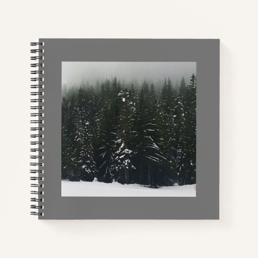 Winter in het bergbos notitieboek (Voorkant)