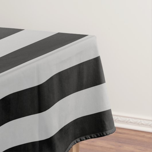 Winter in New England: Kerstzwarte grijze stropen Tafelkleed (Voorbeeld)