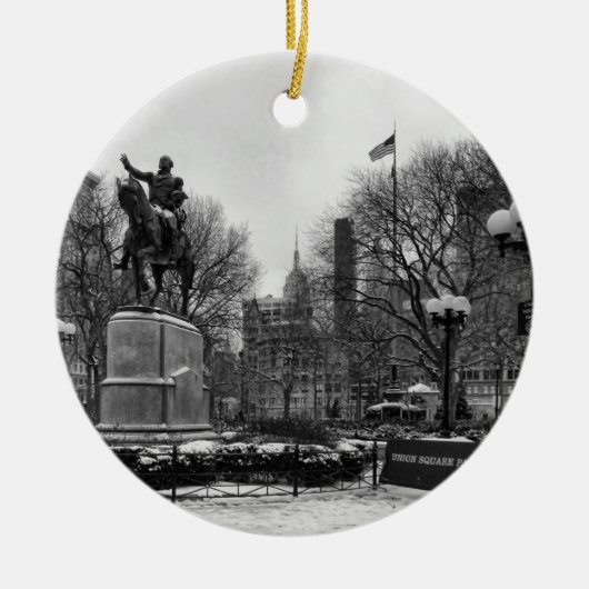 Winter in NYC's Union Square 001 Black White Keramisch Ornament (Voorkant)