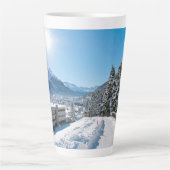 Winter in St. Moritz Latte Mok (Voorkant)