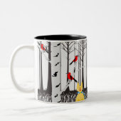 Winter Joy - Kat met sjaal Berkenbomen Kardinalen Tweekleurige Koffiemok (Links)