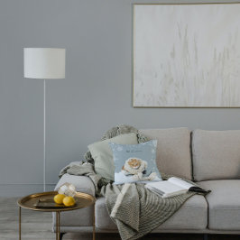 Winter kat laat het sneeuwkussen kussen