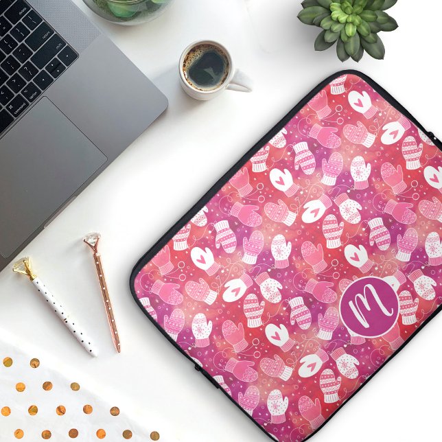 Winter Kerstwanten Patroon in Roze Laptop Sleeve (Winter Mittens Pattern & Monogram Laptop Sleeve)