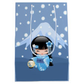 Winter Kokeshi Doll - Blue Mountain Geisha Girl Medium Cadeauzakje (Achterkant)