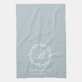 Winter krans familienaam monogram blauw theedoek (Verticaal)