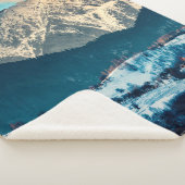 Winter landscape in Carpathian Mountain. Bran, Rom Sherpa Deken (3/4)