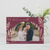 Winter Laurel | Vrede op aarde Foto Feestdagenkaart (Staand voorkant)