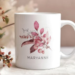 Winter Magic Floral Monogram Koffie Mok<br><div class="desc">Winterthema waterverf florals in tinten rood gekoppeld met een aanpasbare naam in een elegant lettertype. Bekijk onze winkel voor meer koffie mok design.</div>