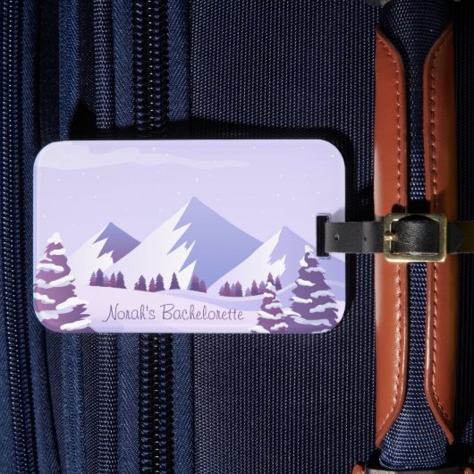 Winter Mountain Bachelorette Weekend Custom Bagagelabel (Voorkant Insitu 4)