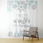 Winter Onederland Blue en Silver Snowflake Wandkleed (In situ)