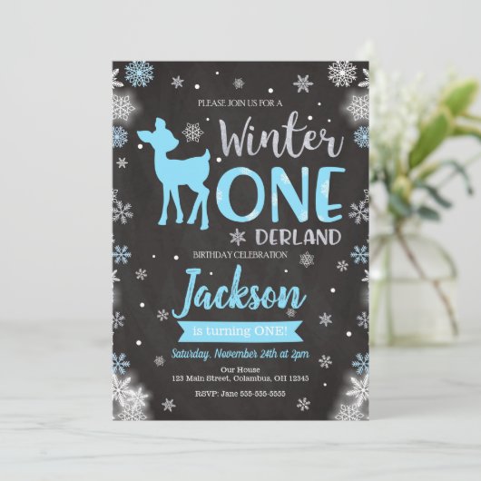 Winter ONEderland Deer 1e verjaardag uitnodiging (Staand voorkant)