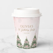 Winter Onederland Pink Bow Pine Trees 1st Birthday Papieren Bekers (Achterkant)