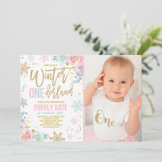 Winter ONEderland verjaardagsuitnodiging Roze Goud Kaart (Staand voorkant)