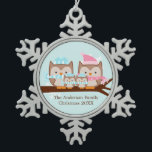 Winter Owl Familie van Vier Tin Sneeuwvlok Ornament<br><div class="desc">Schattig ontwerp van drie uilen die op een boomtak op een  lichtblauwe achtergrond worden aangebracht.</div>