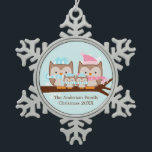 Winter Owl Familie van Vier Tin Sneeuwvlok Ornament<br><div class="desc">Schattig ontwerp van drie uilen die op een boomtak op een  lichtblauwe achtergrond worden aangebracht.</div>