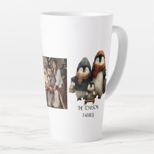 Winter Penguin Family Personalized Design Latte Mok (Rechterhoek)