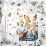 Winter Pine Berry Merry kerstscript Foto Hol Feestdagenkaart<br><div class="desc">Op zoek naar een mooie en unieke vakantiekaart die dit jaar naar je vrienden en familie zal worden gestuurd? Kijk niet verder dan onze Kaart van de Winterpine Berry Merry met het kerstscript Foto Holiday. Deze eenvoudige en elegante kaart is voorzien van uw favoriete volledige foto van het midden tot...</div>