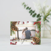 Winter Red Berries Pine Cones Wedding Briefkaart (Staand voorkant)