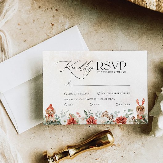 Winter Red Greenery Pinecone Wedding RSVP Kaart