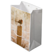 Winter Robin Redbormam Medium Cadeauzakje (Voorkant Gekanteld)