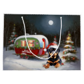 Winter Rottweiler Caravan Kerstavontuur Groot Cadeauzakje (Achterkant)