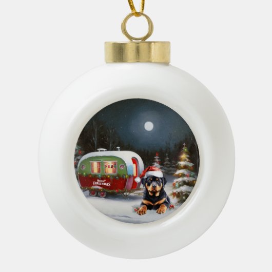 Winter Rottweiler Caravan Kerstavontuur Keramische Bal Ornament (Voorkant)