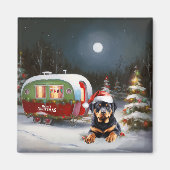 Winter Rottweiler Caravan Kerstavontuur Magneet (Voorkant)