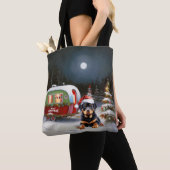 Winter Rottweiler Caravan Kerstavontuur Tote Bag (Dichtbij)