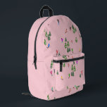 Winter roze skiërs skiën bedrukte rugzak<br><div class="desc">Skiopening! Koel winterthema skiepatroon ontwerp met skiërs skiën op de hellingen van het alpine skigebied tussen besneeuwde sparren in de Alpen. Freeride skiërs dragen kleurrijke  retro skipakken,  skiën afdaling met ski's op een pastel roze besneeuwde berglandschap achtergrond.</div>