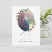 Winter Rustic Greenery Fotozwangerschap Aankondiging (Staand voorkant)