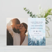 Winter rustieke Waterverf dennenbos Foto QR Code Save The Date (Staand voorkant)
