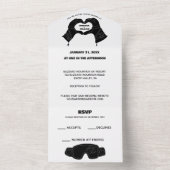 Winter Ski handschoenen in Heart Shape Wedding All In One Uitnodiging (Binnen)