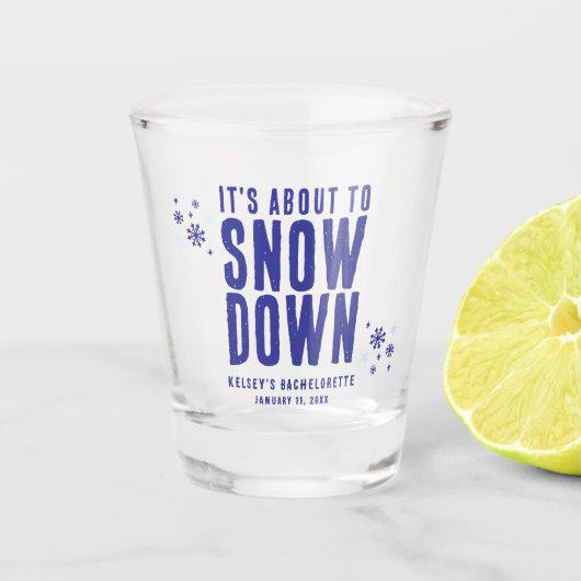 Winter Sneeuw Grappige Bachelorette Feestje Blauw Shot Glas (Voorkant)