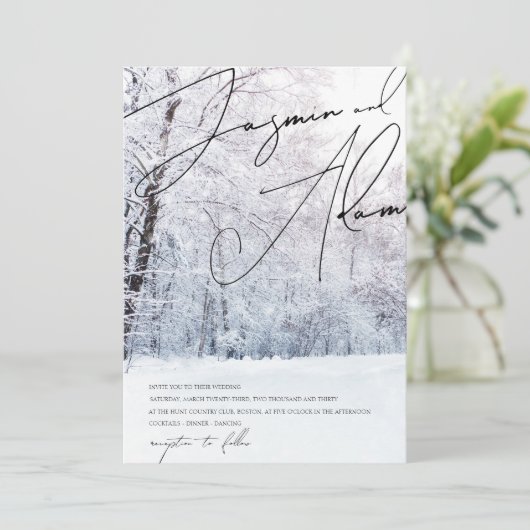 Winter Sneeuw Stoffig Blauw Woodland Script Bruilo Kaart (Staand voorkant)