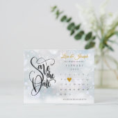 Winter Sneeuwkalender Gold Heart Save the Date Aankondigingskaart (Staand voorkant)