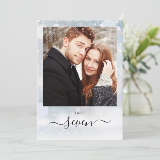 Winter Sneeuwvlokken Script Photo Table Number Kaart (Staand voorkant)