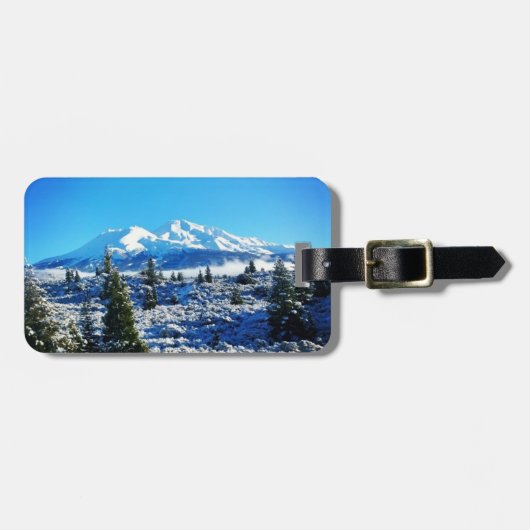Winter Snow at Mount Shasta, CA Bagagelabel (Voorkant horizontaal)
