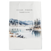 Winter Snow Mountain Lake Landschap Wedding Medium Cadeauzakje (Achterkant)