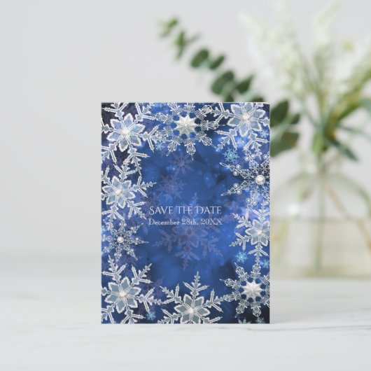 Winter Snowflakes Blue Holiday Party Save the Date Aankondigingskaart (Staand voorkant)