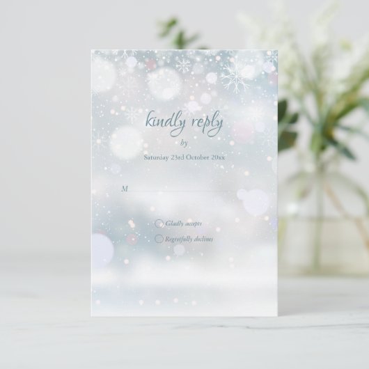 Winter Snowflakes Elegant Script Wedding RSVP (Staand voorkant)