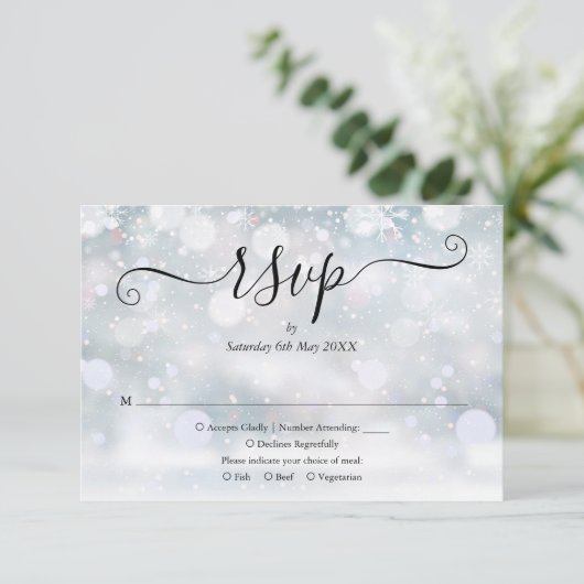 Winter Snowflakes Elegant Script Wedding RSVP Kaartje (Staand voorkant)