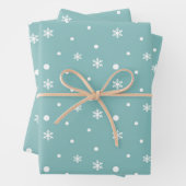 Winter Snowflakes en Polka Dots Pattern in Blauwgr Inpakpapier Vel (In situ)